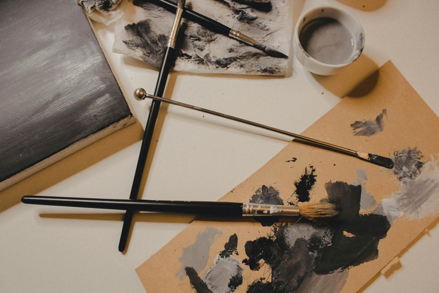 Close-up of perspective drawing with construction lines and vanishing point guides